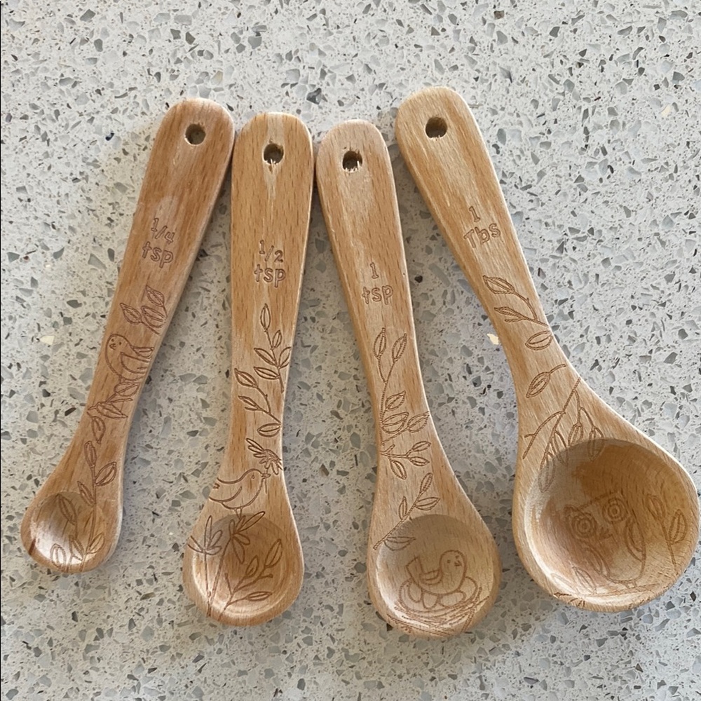 Wooden Measuring Spoons with Engraved Design